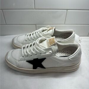 Golden Goose Men Stardan White Sneakers with Black Star - Size 43 (10/10.5)